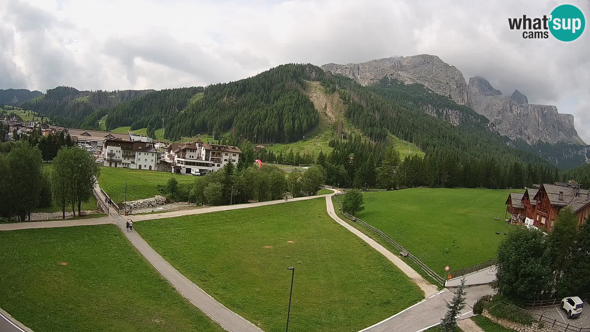 Kamera Corvara: Izjemen pogled na vrhove gorovja Sella v Dolomitih