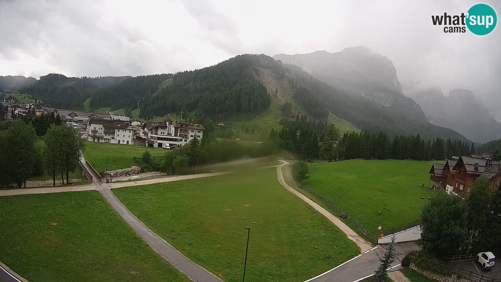Kamera Corvara: Izjemen pogled na vrhove gorovja Sella v Dolomitih