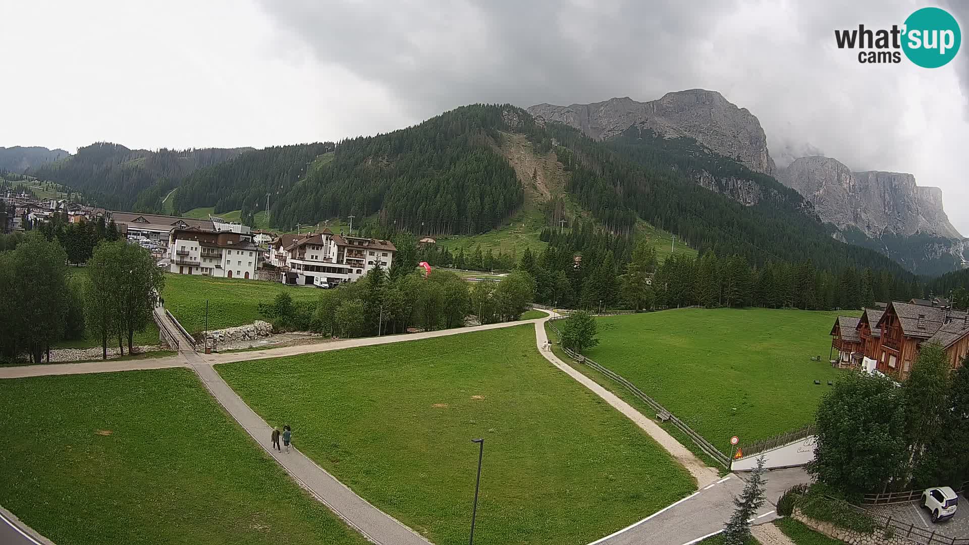 Kamera Corvara: Izjemen pogled na vrhove gorovja Sella v Dolomitih