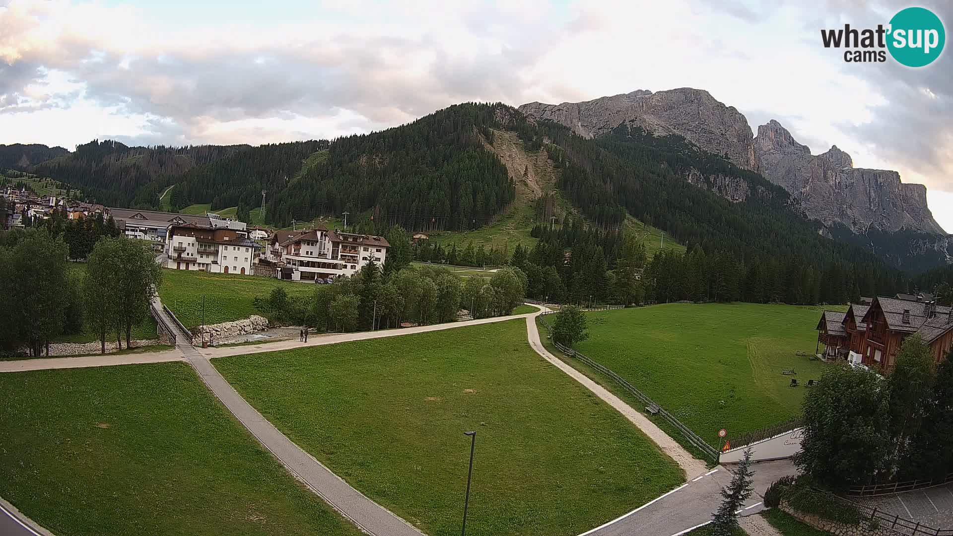 Live cam Corvara | Vues spectaculaires sur le groupe Sella