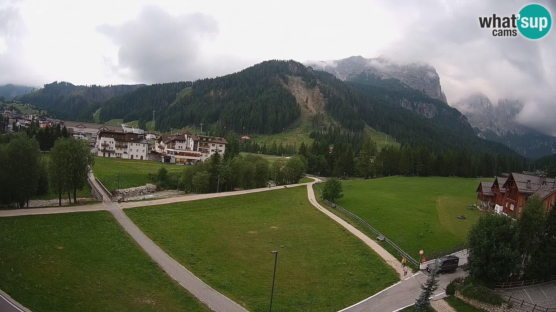 Kamera Corvara: Izjemen pogled na vrhove gorovja Sella v Dolomitih