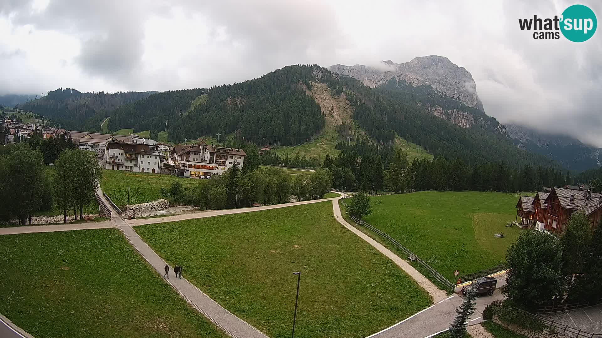 Kamera Corvara: Izjemen pogled na vrhove gorovja Sella v Dolomitih