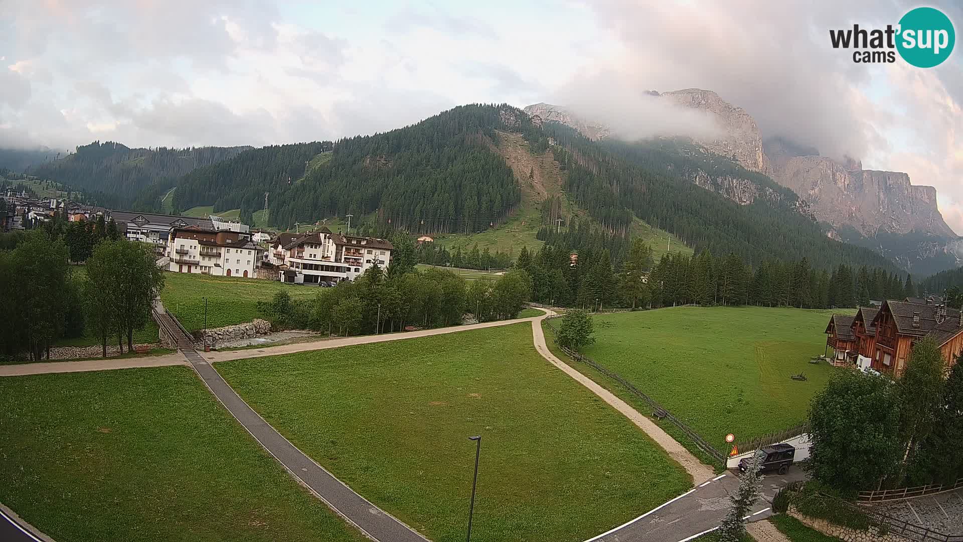 Live cam Corvara | Vues spectaculaires sur le groupe Sella