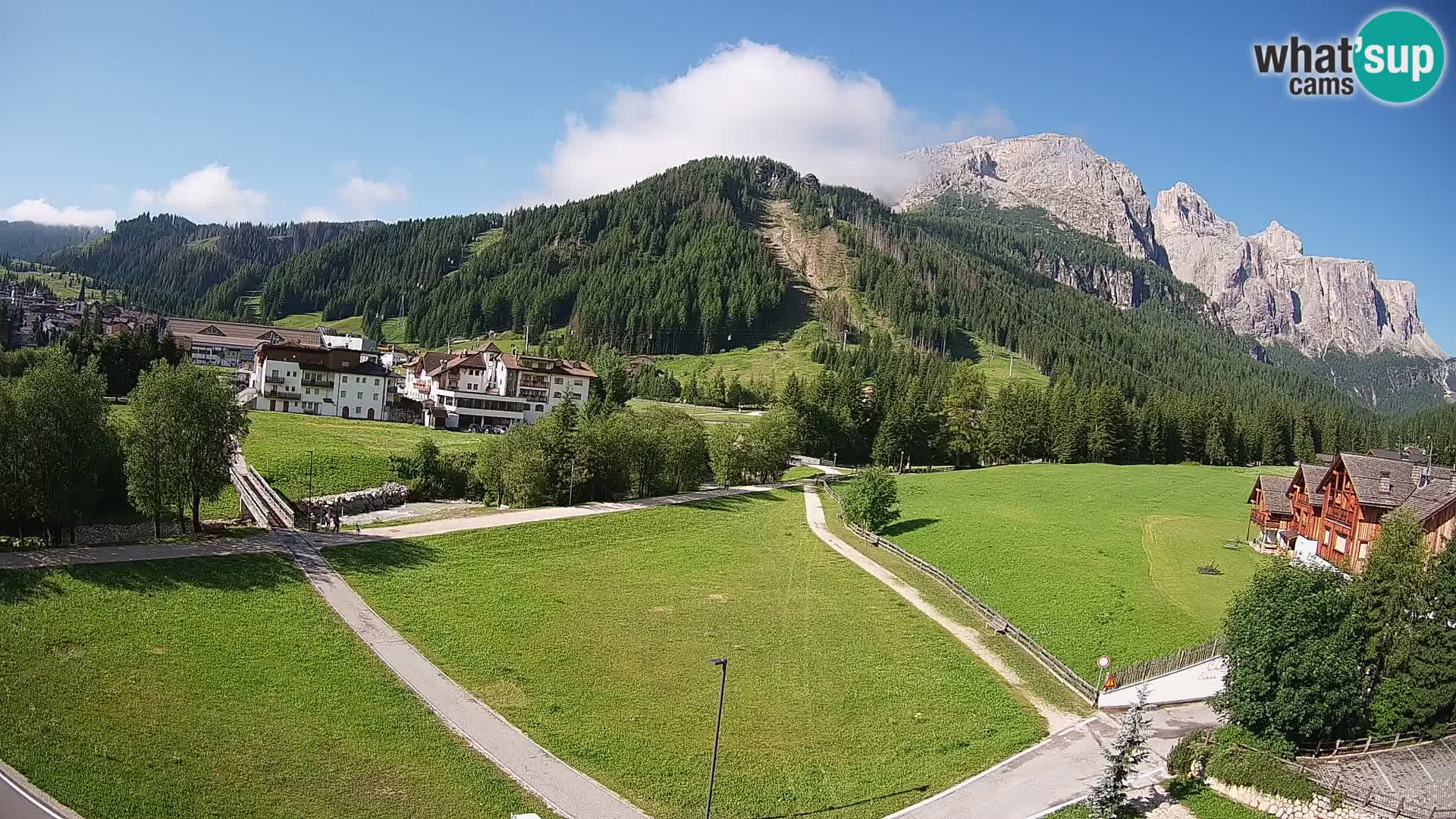 Kamera Corvara: Izjemen pogled na vrhove gorovja Sella v Dolomitih