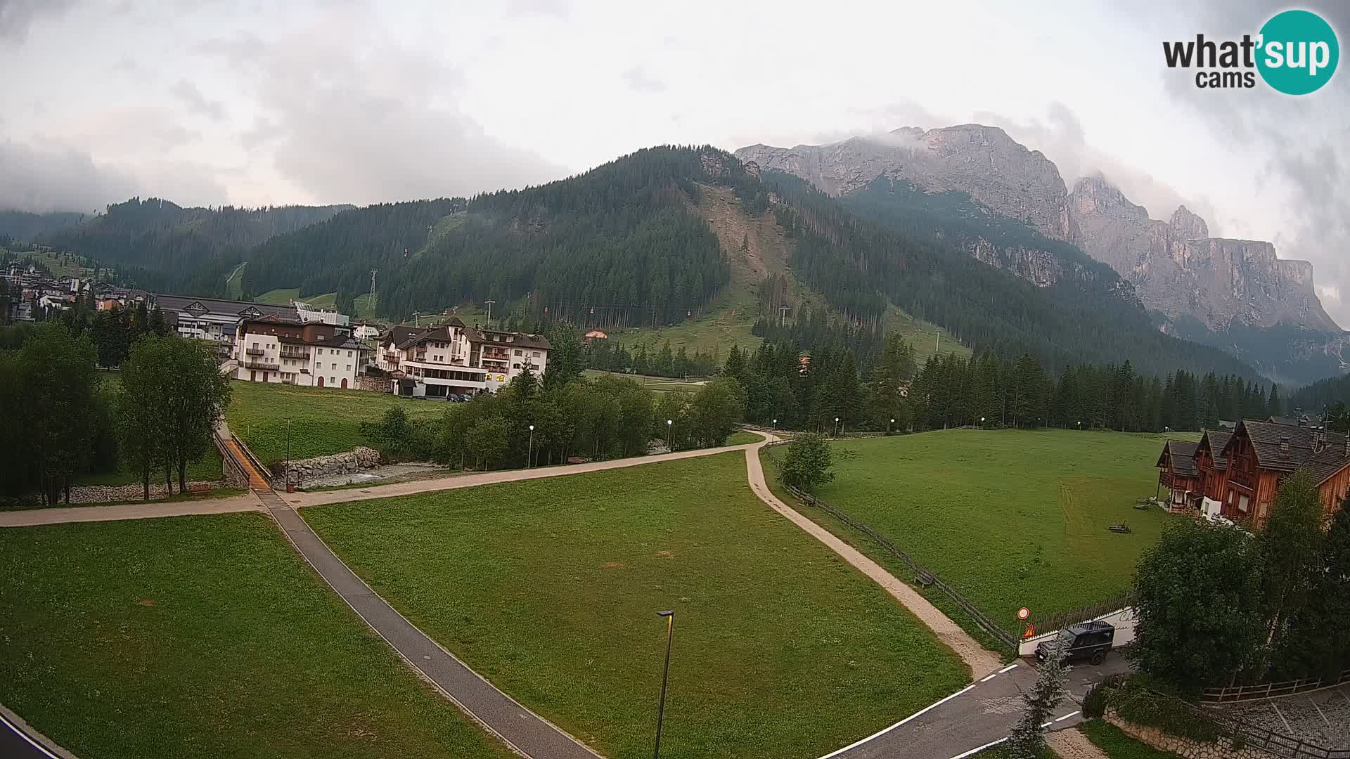 Live cam Corvara | Vues spectaculaires sur le groupe Sella