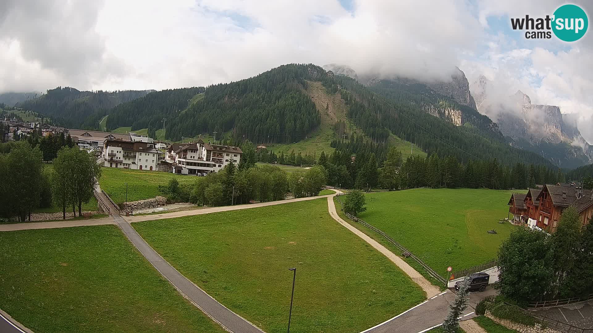 Live cam Corvara | Vues spectaculaires sur le groupe Sella