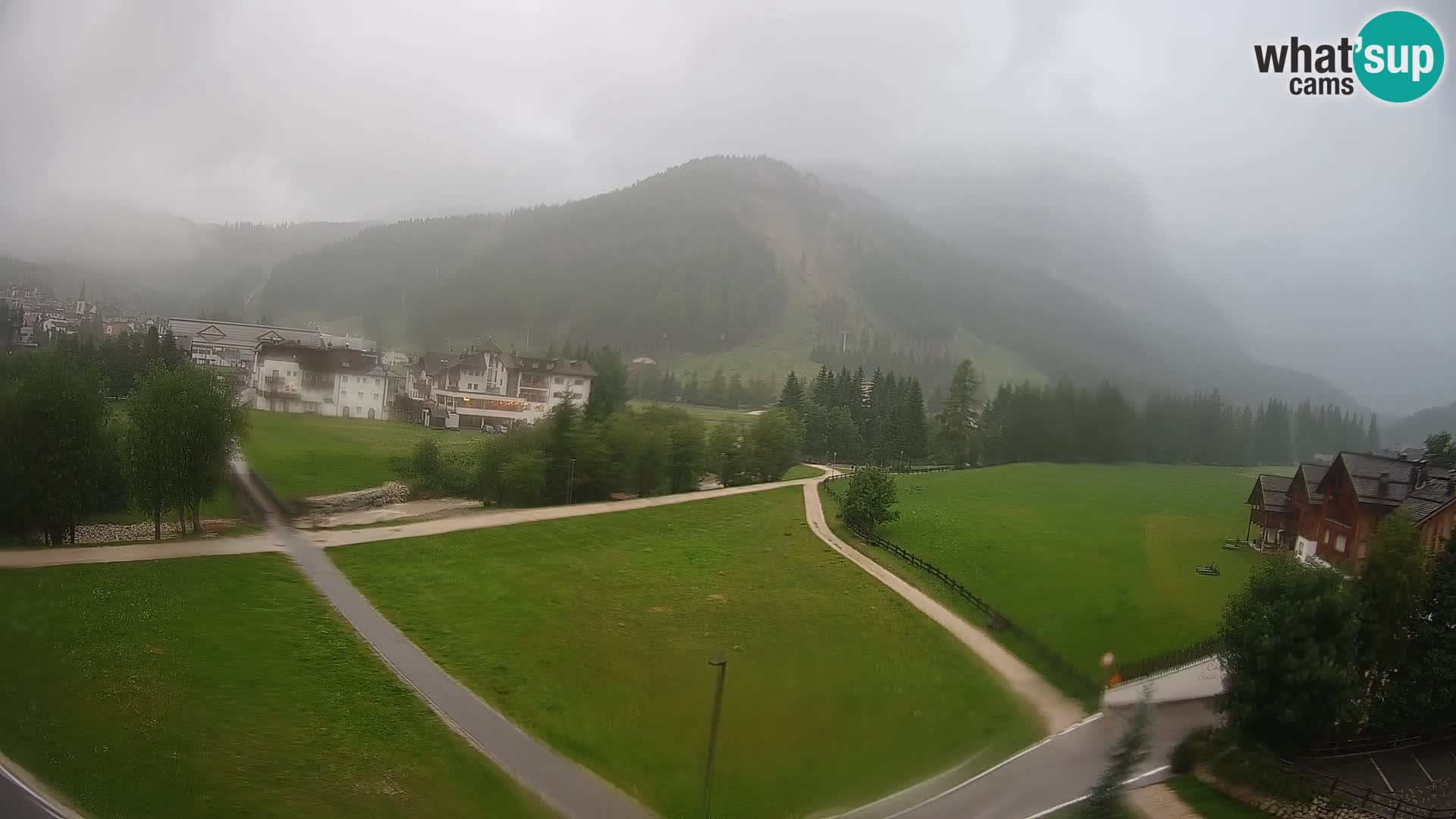 Kamera Corvara: Izjemen pogled na vrhove gorovja Sella v Dolomitih
