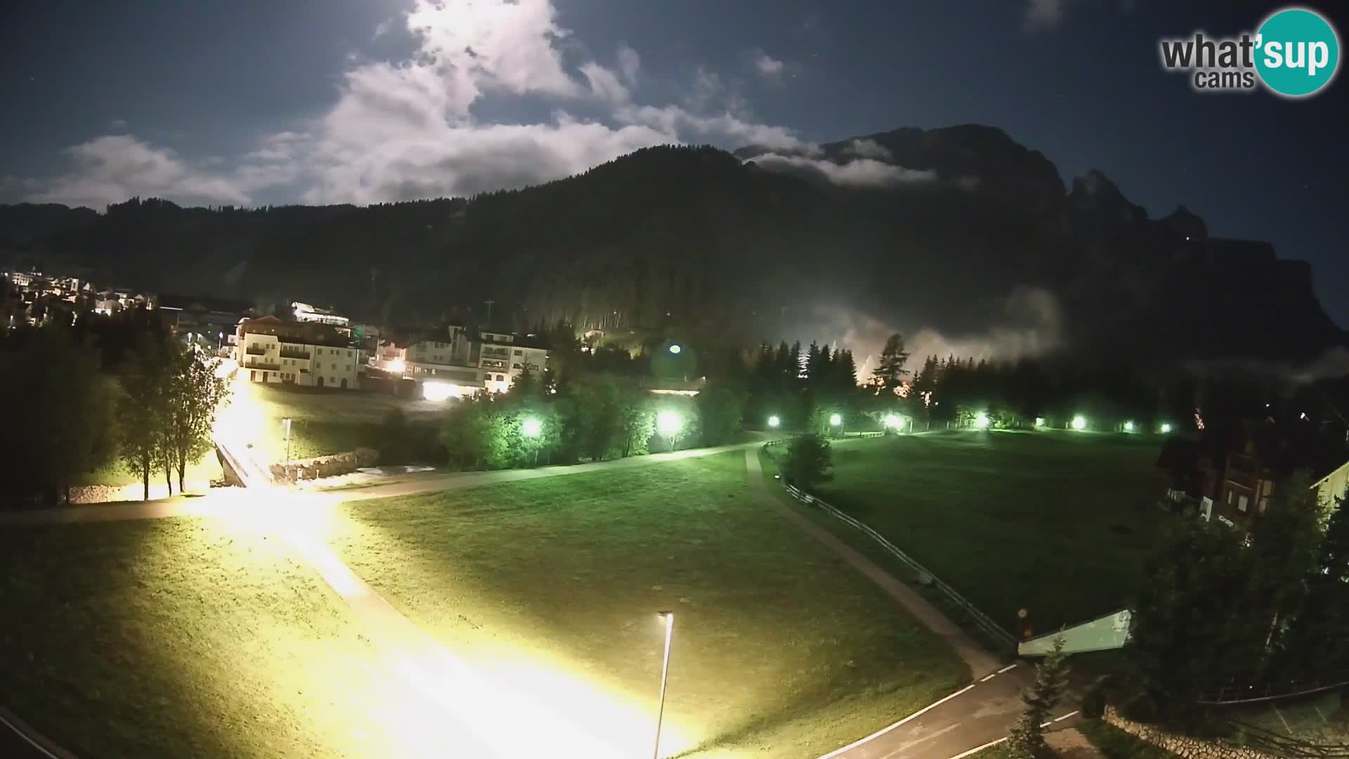 Live cam Corvara | Vues spectaculaires sur le groupe Sella