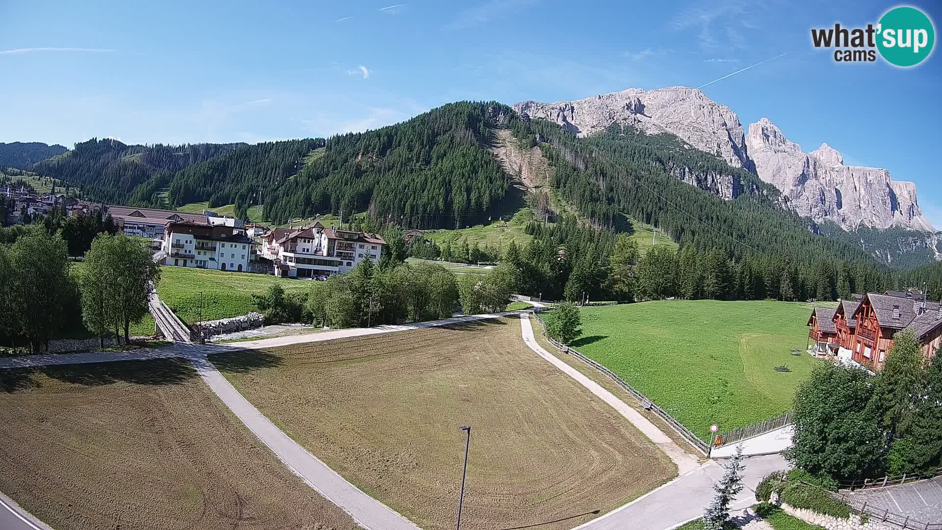 Kamera Corvara: Izjemen pogled na vrhove gorovja Sella v Dolomitih