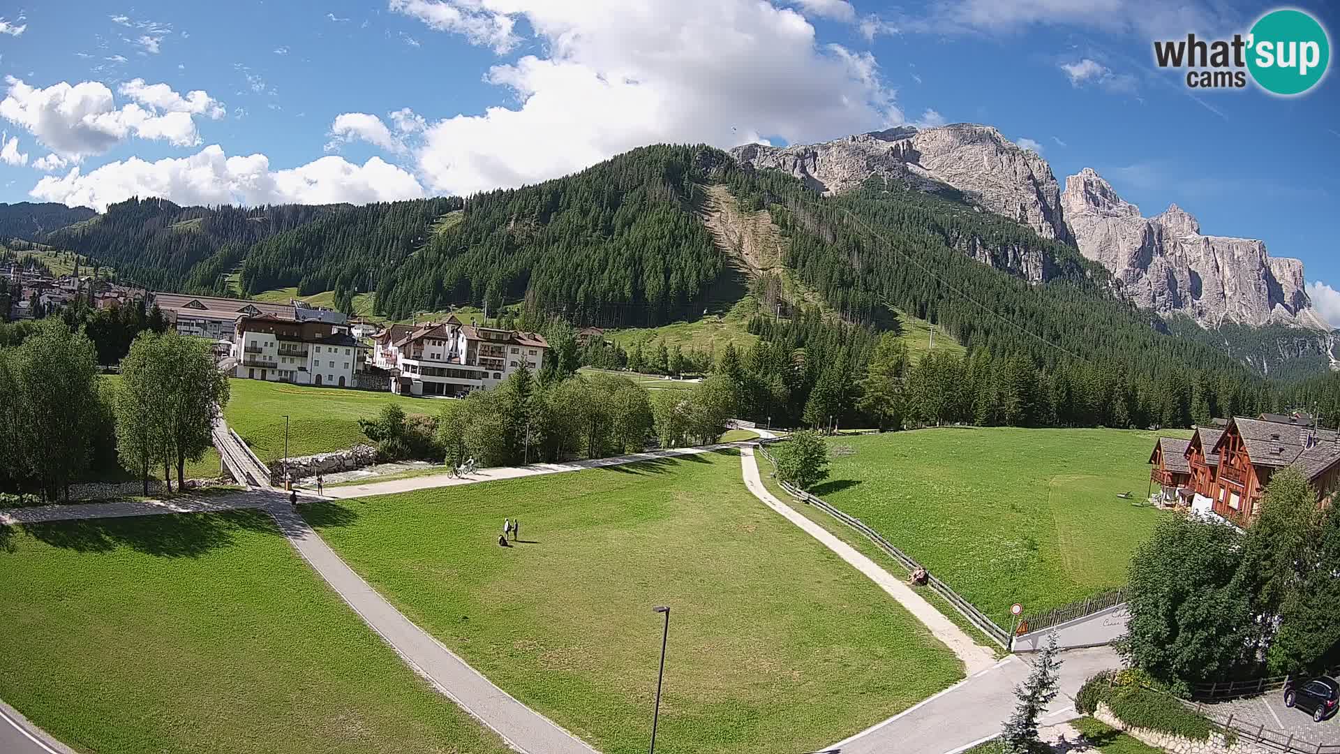Kamera Corvara: Izjemen pogled na vrhove gorovja Sella v Dolomitih