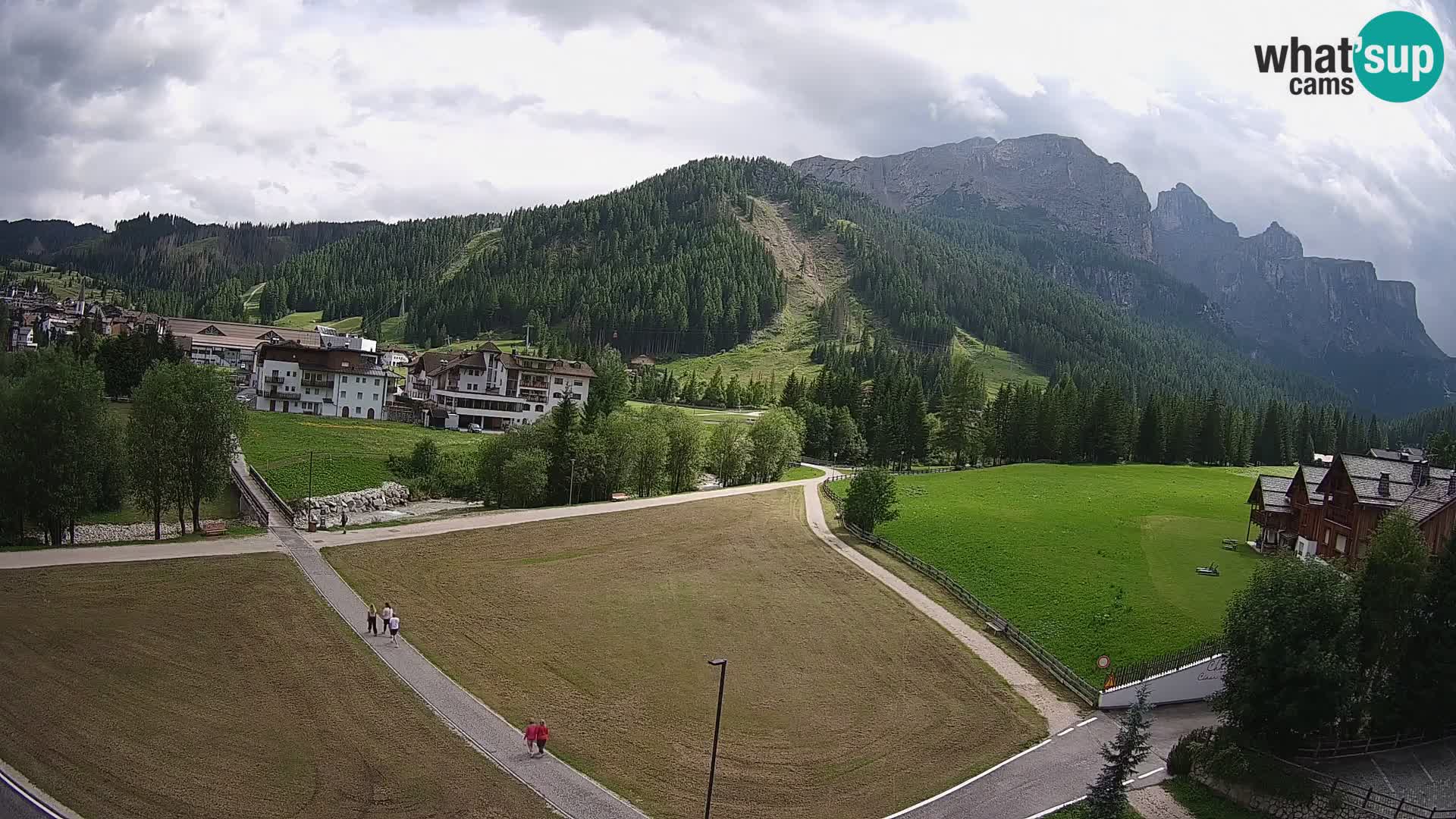 Kamera Corvara: Izjemen pogled na vrhove gorovja Sella v Dolomitih