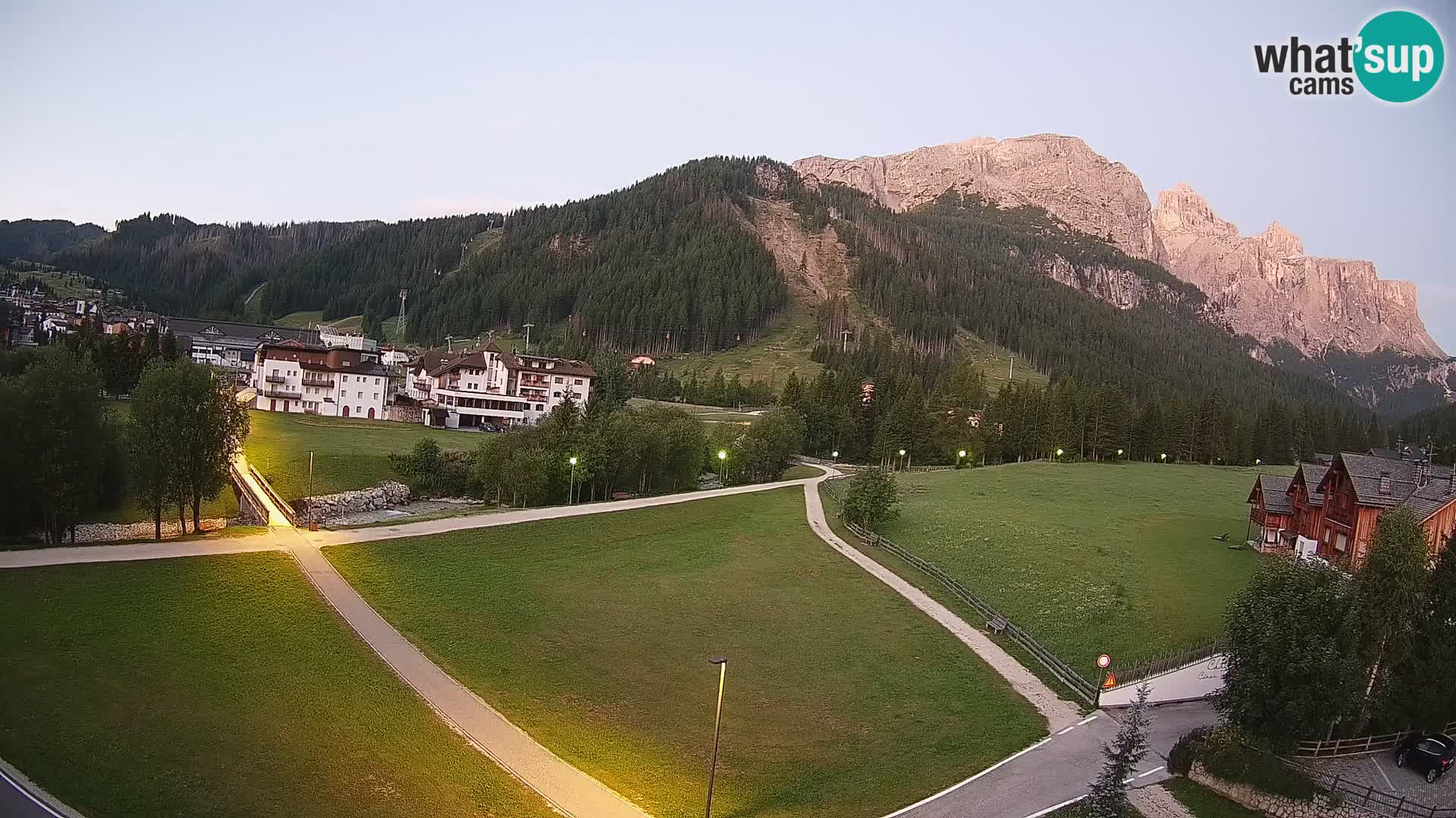 Live cam Corvara | Vues spectaculaires sur le groupe Sella