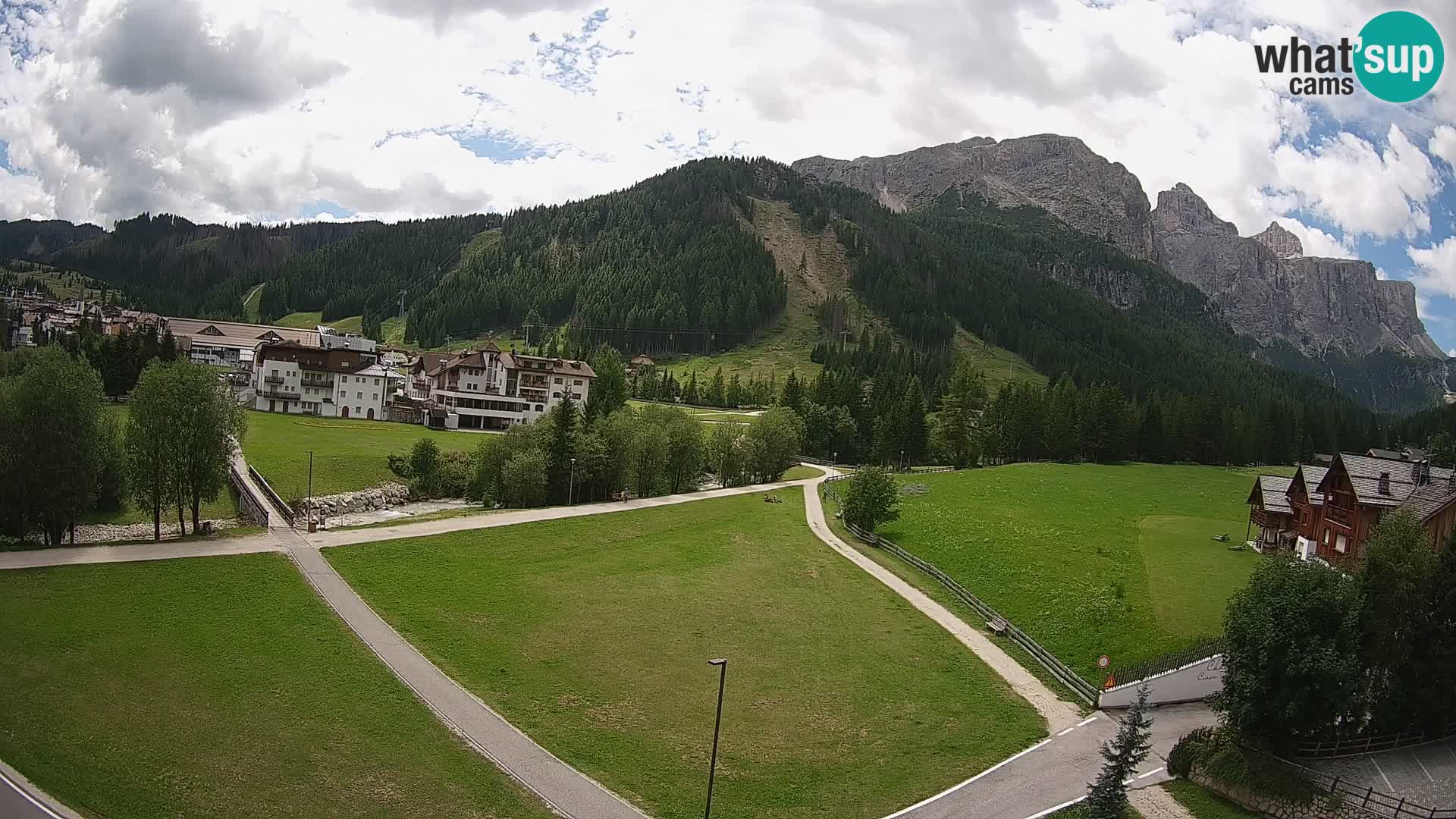 Kamera Corvara: Izjemen pogled na vrhove gorovja Sella v Dolomitih
