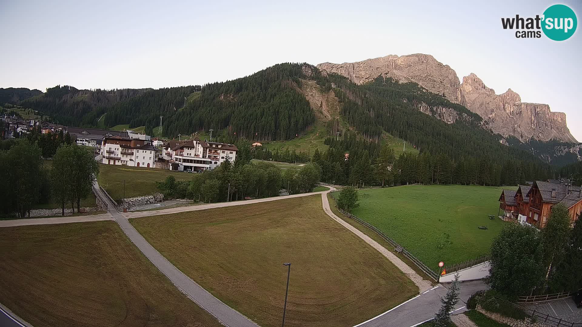 Live cam Corvara | Vues spectaculaires sur le groupe Sella