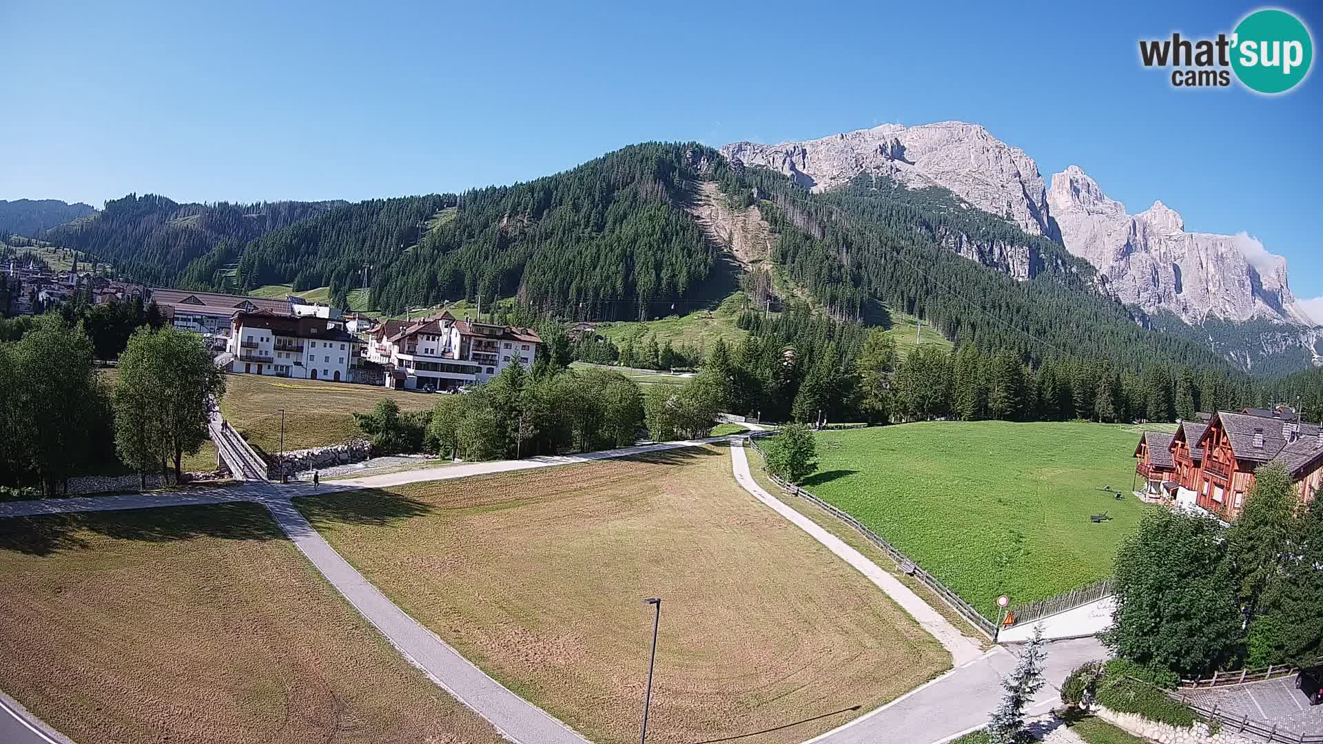 Kamera Corvara: Izjemen pogled na vrhove gorovja Sella v Dolomitih