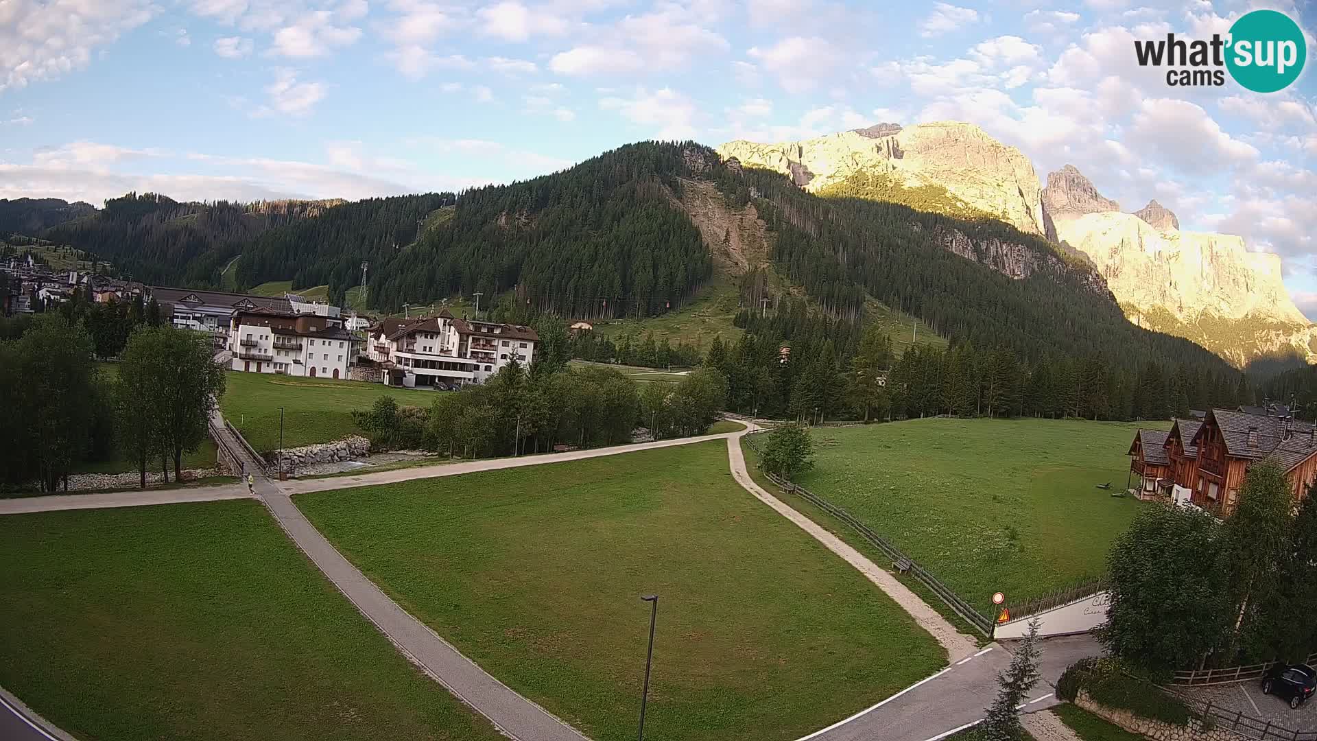 Live cam Corvara | Vues spectaculaires sur le groupe Sella