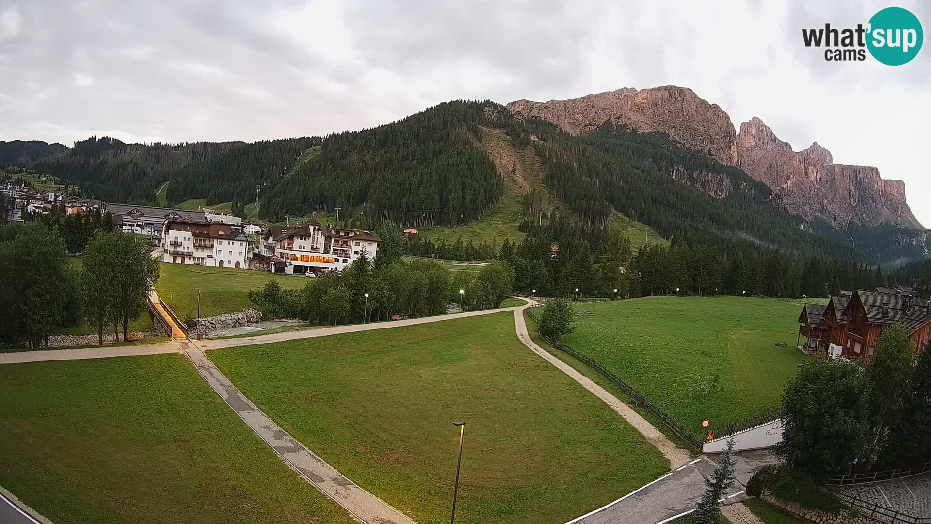 Live cam Corvara | Vues spectaculaires sur le groupe Sella
