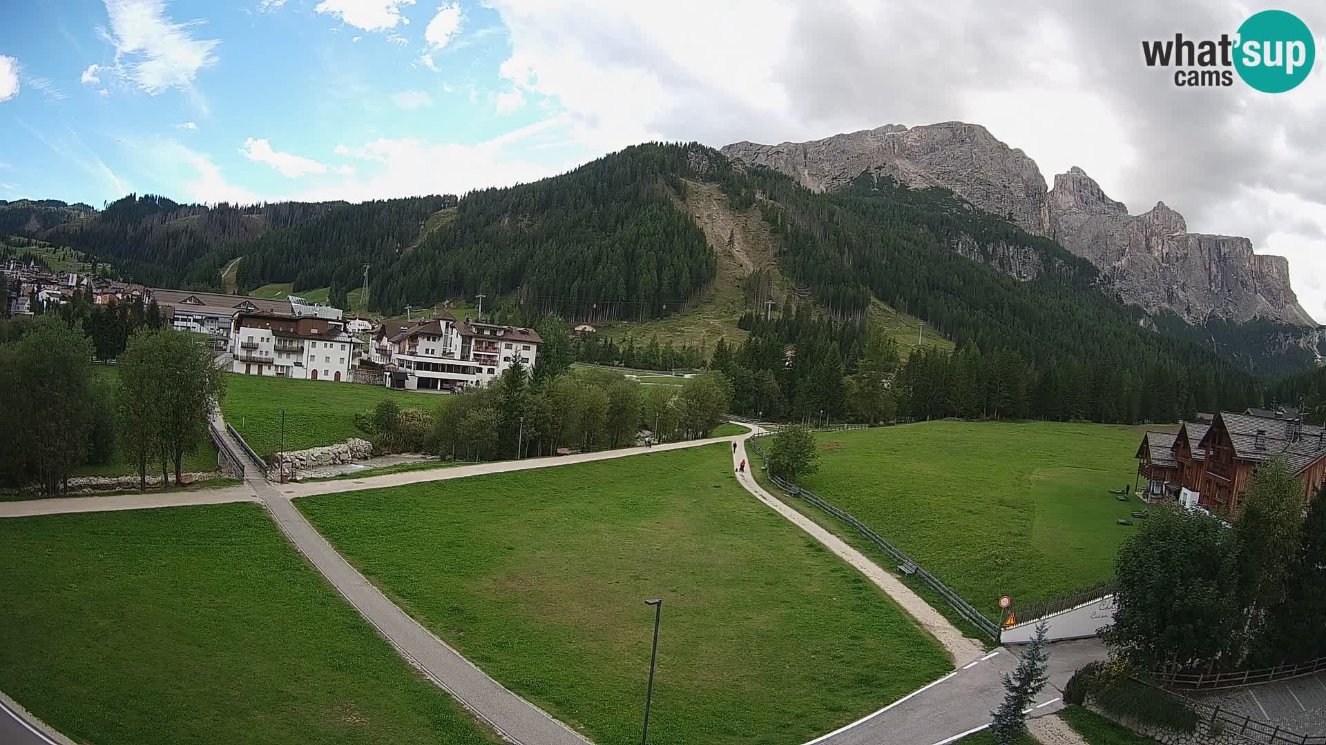 Kamera Corvara: Izjemen pogled na vrhove gorovja Sella v Dolomitih