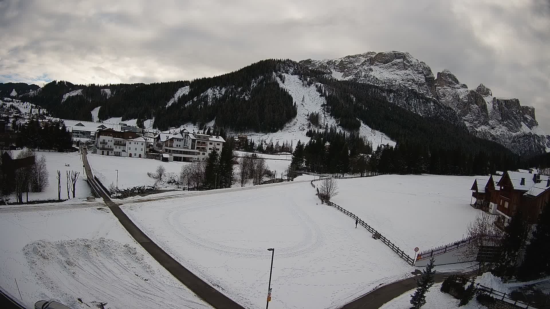 Webcam Corvara in Badia: Spectacular Views of the Sella Group