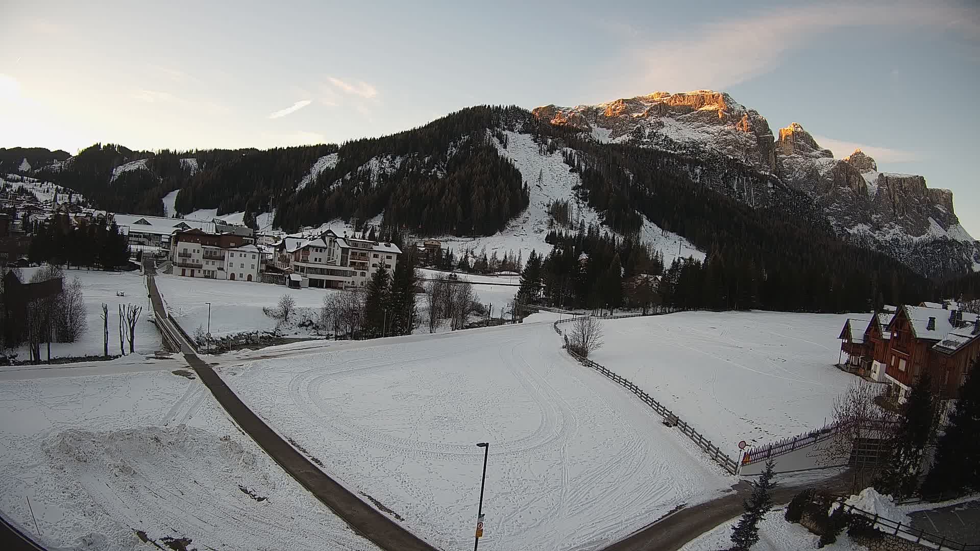 Live cam Corvara | Vues spectaculaires sur le groupe Sella