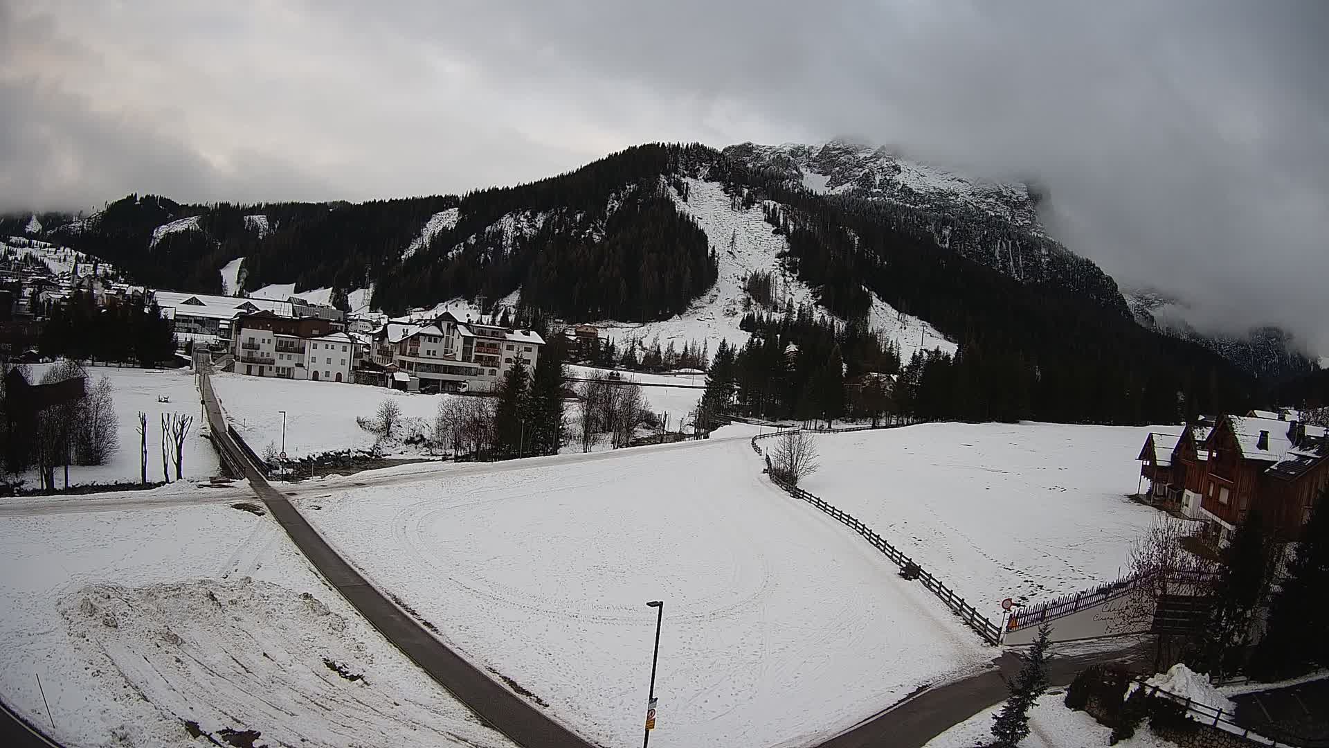Live cam Corvara | Vues spectaculaires sur le groupe Sella