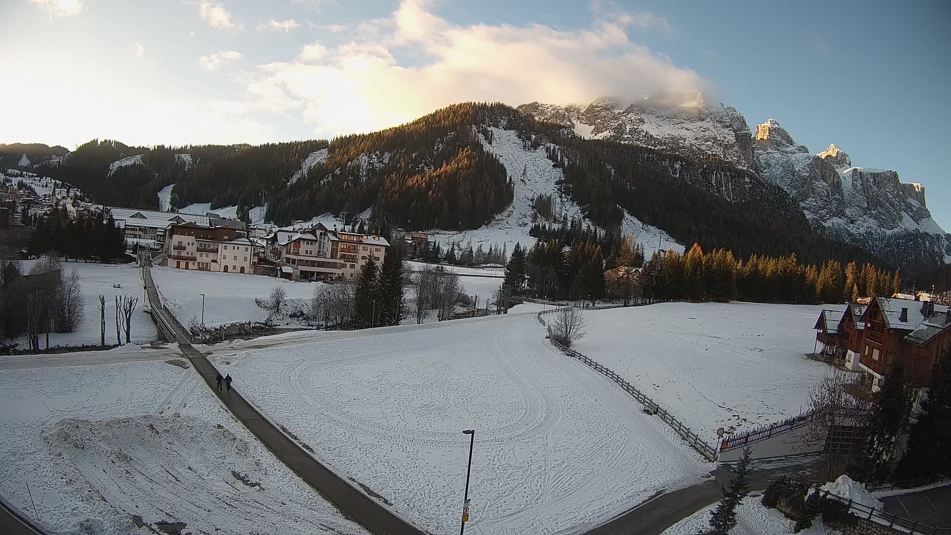 Kamera Corvara: Izjemen pogled na vrhove gorovja Sella v Dolomitih