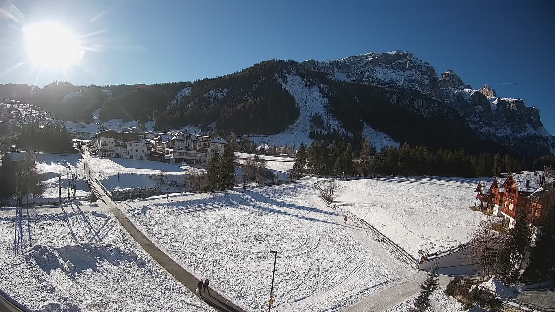 Kamera Corvara: Izjemen pogled na vrhove gorovja Sella v Dolomitih