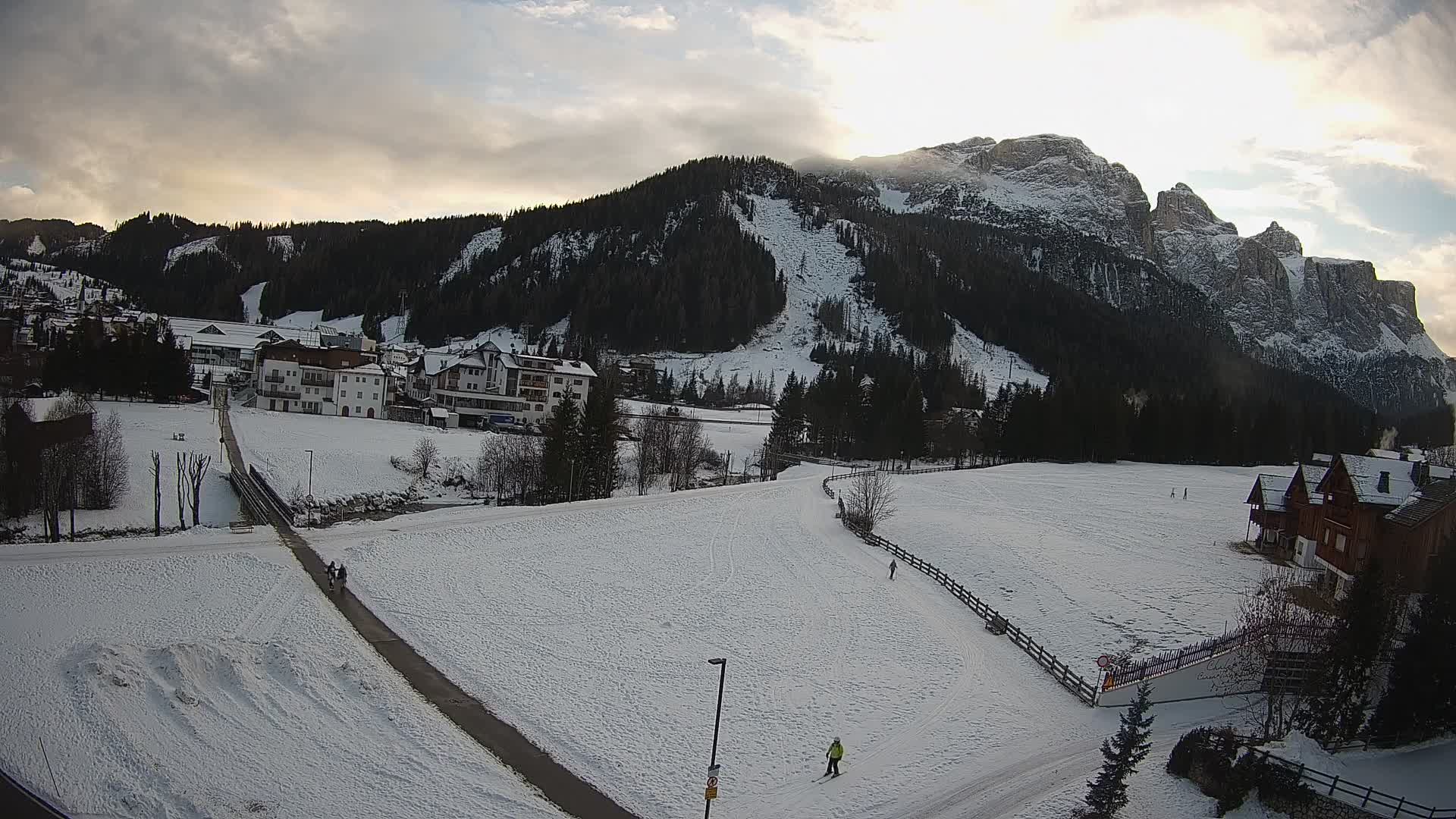 Webcam Corvara in Badia: Spectacular Views of the Sella Group