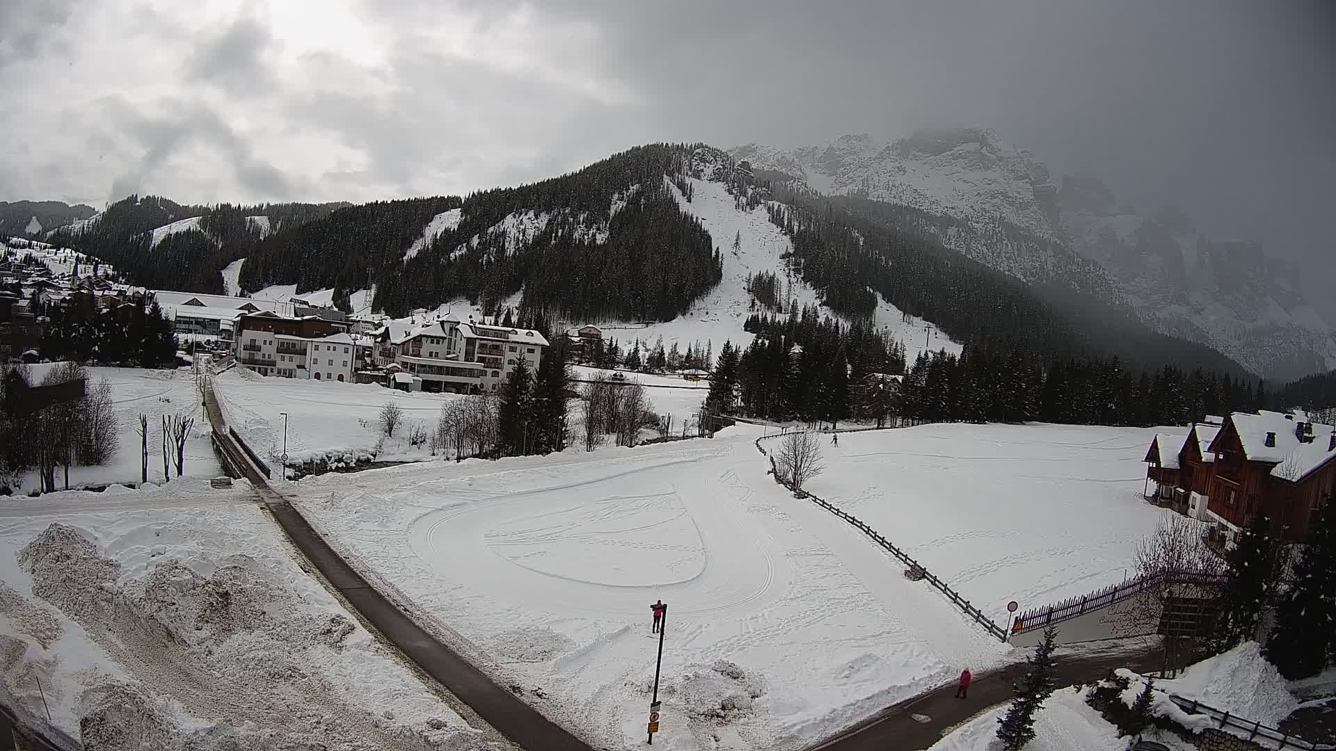 Kamera Corvara: Izjemen pogled na vrhove gorovja Sella v Dolomitih