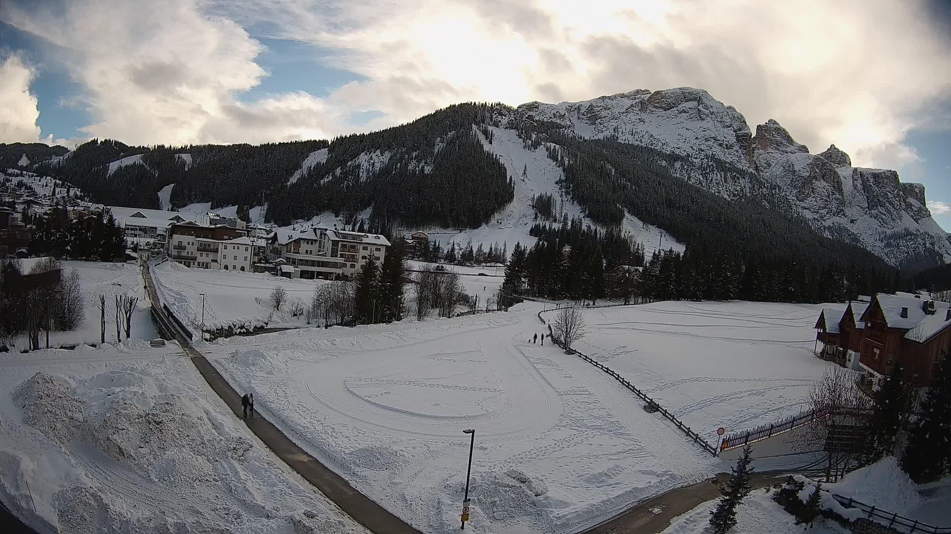Live cam Corvara | Vues spectaculaires sur le groupe Sella