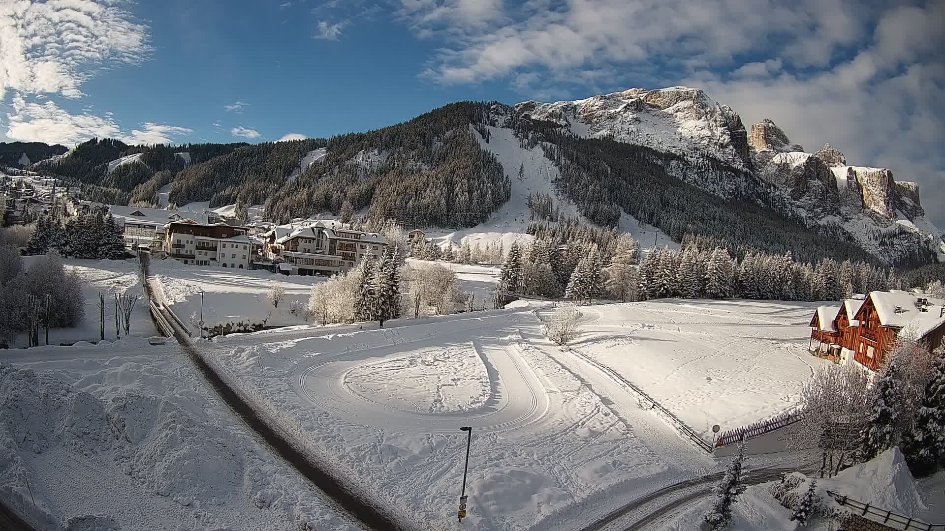 Webcam Corvara in Badia: Spectacular Views of the Sella Group