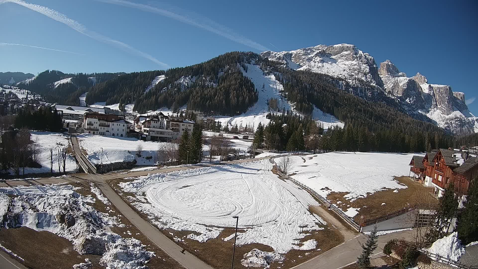 Live cam Corvara | Vues spectaculaires sur le groupe Sella