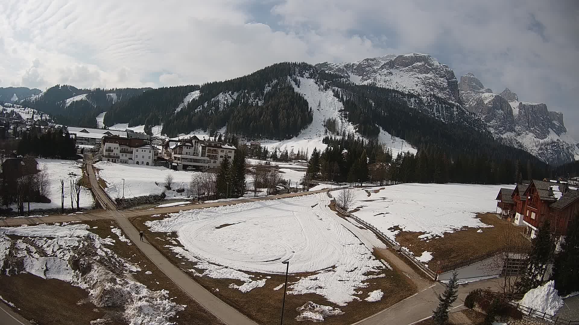 Kamera Corvara: Izjemen pogled na vrhove gorovja Sella v Dolomitih