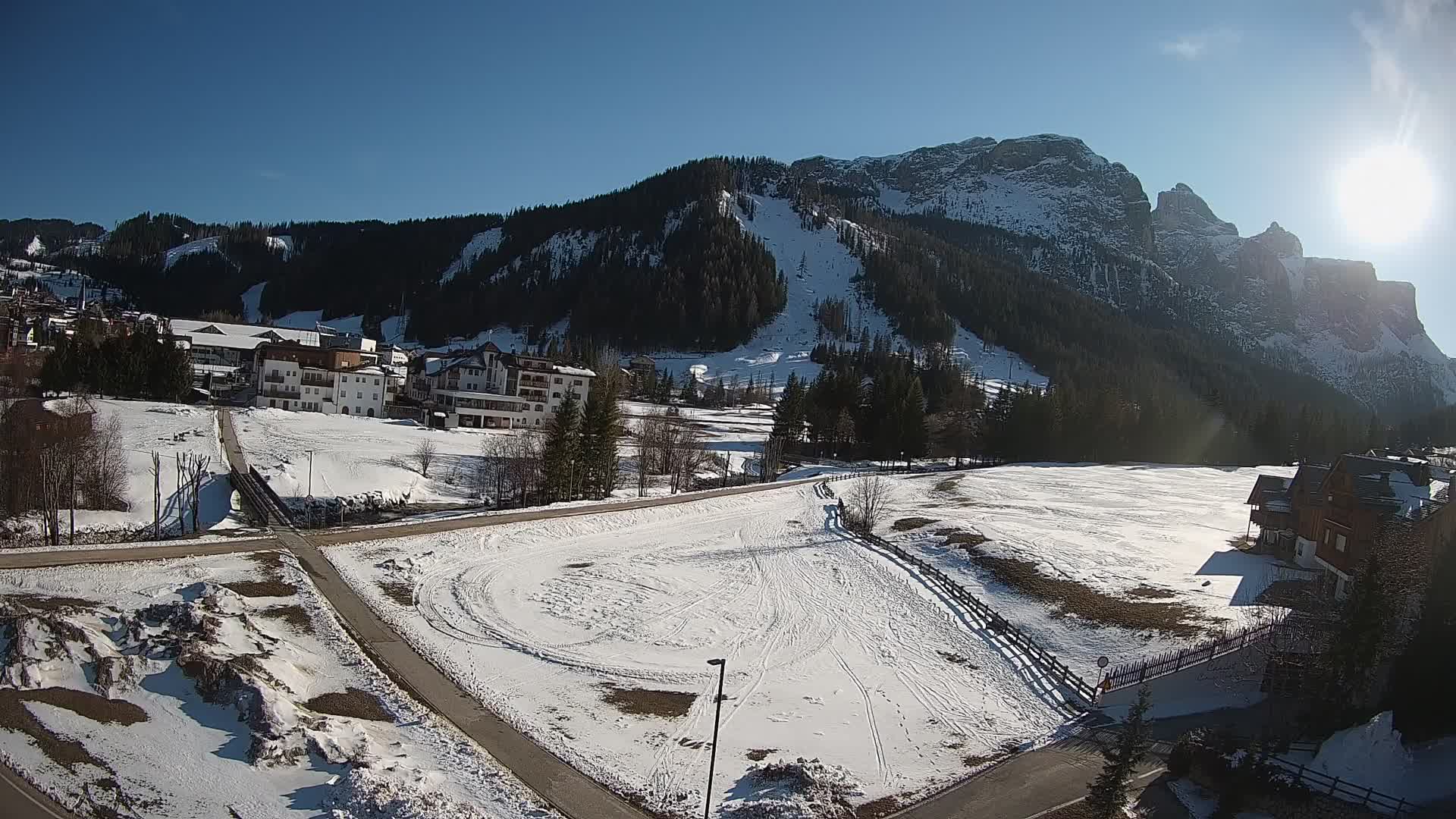 Live cam Corvara | Vues spectaculaires sur le groupe Sella