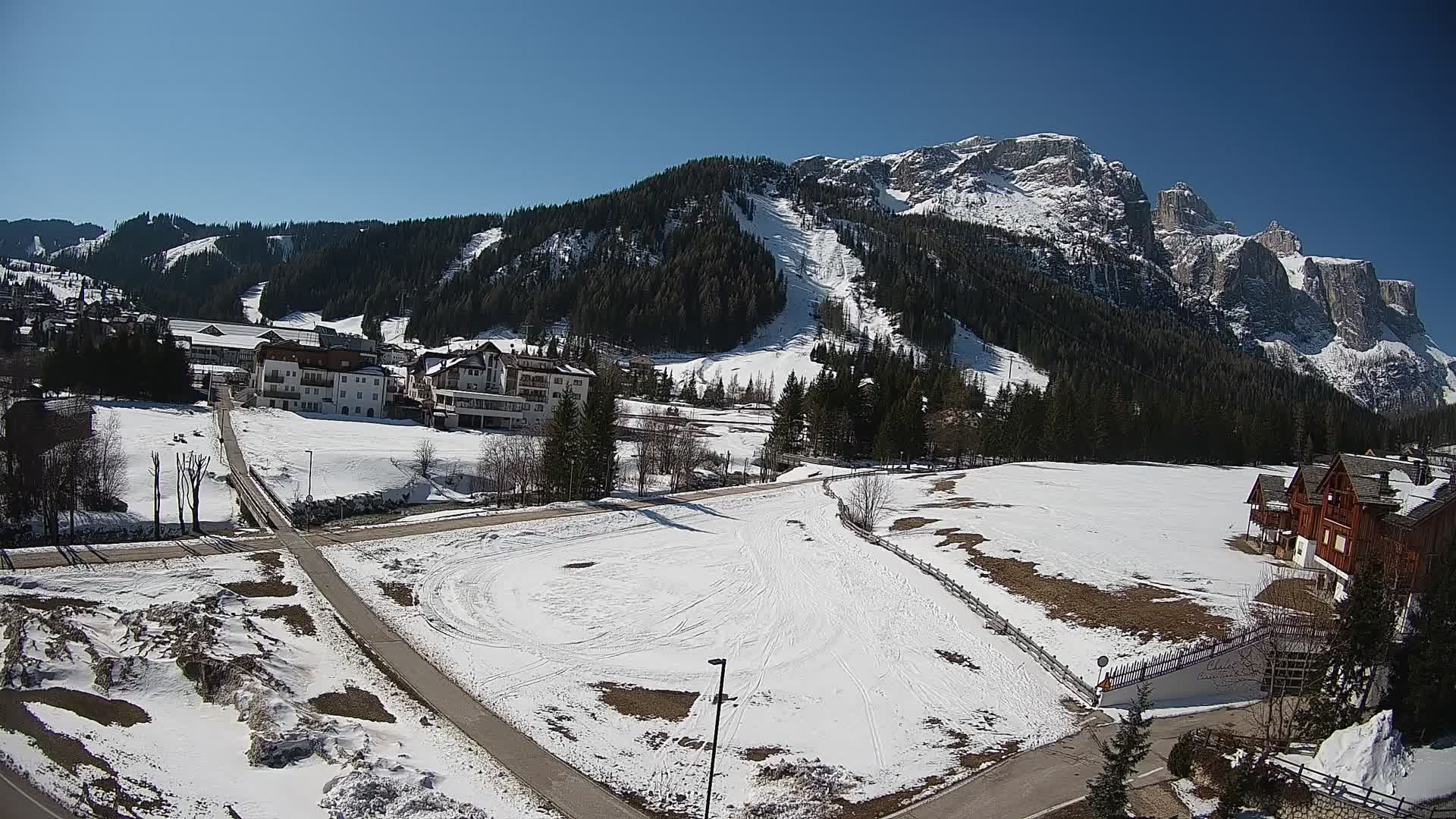 Webcam Corvara in Badia: Spectacular Views of the Sella Group