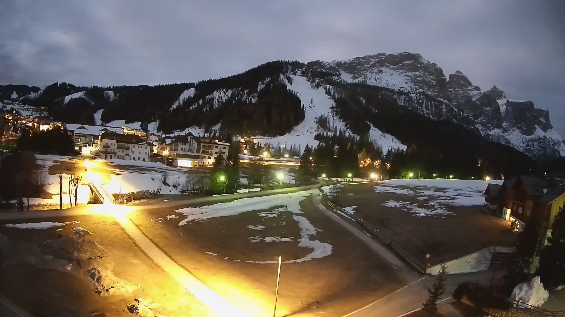 Webcam Corvara in Badia: Spectacular Views of the Sella Group