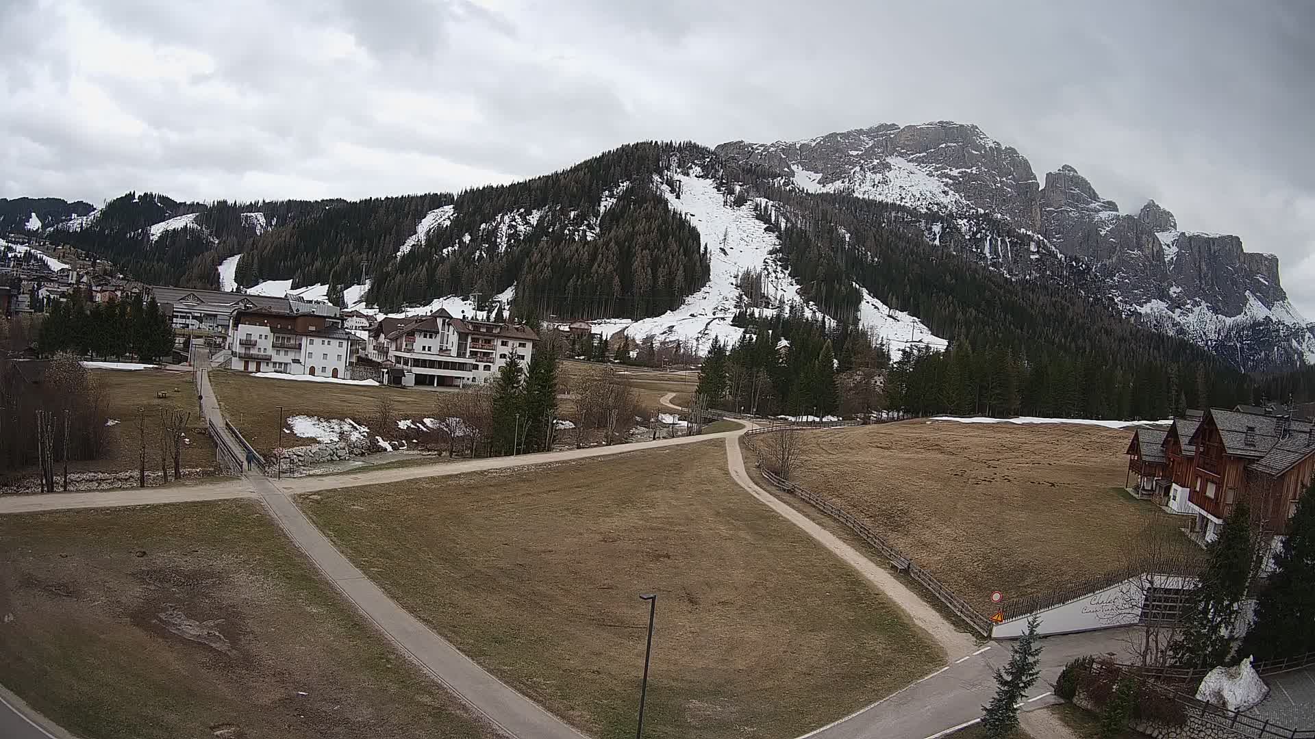 Live cam Corvara | Vues spectaculaires sur le groupe Sella