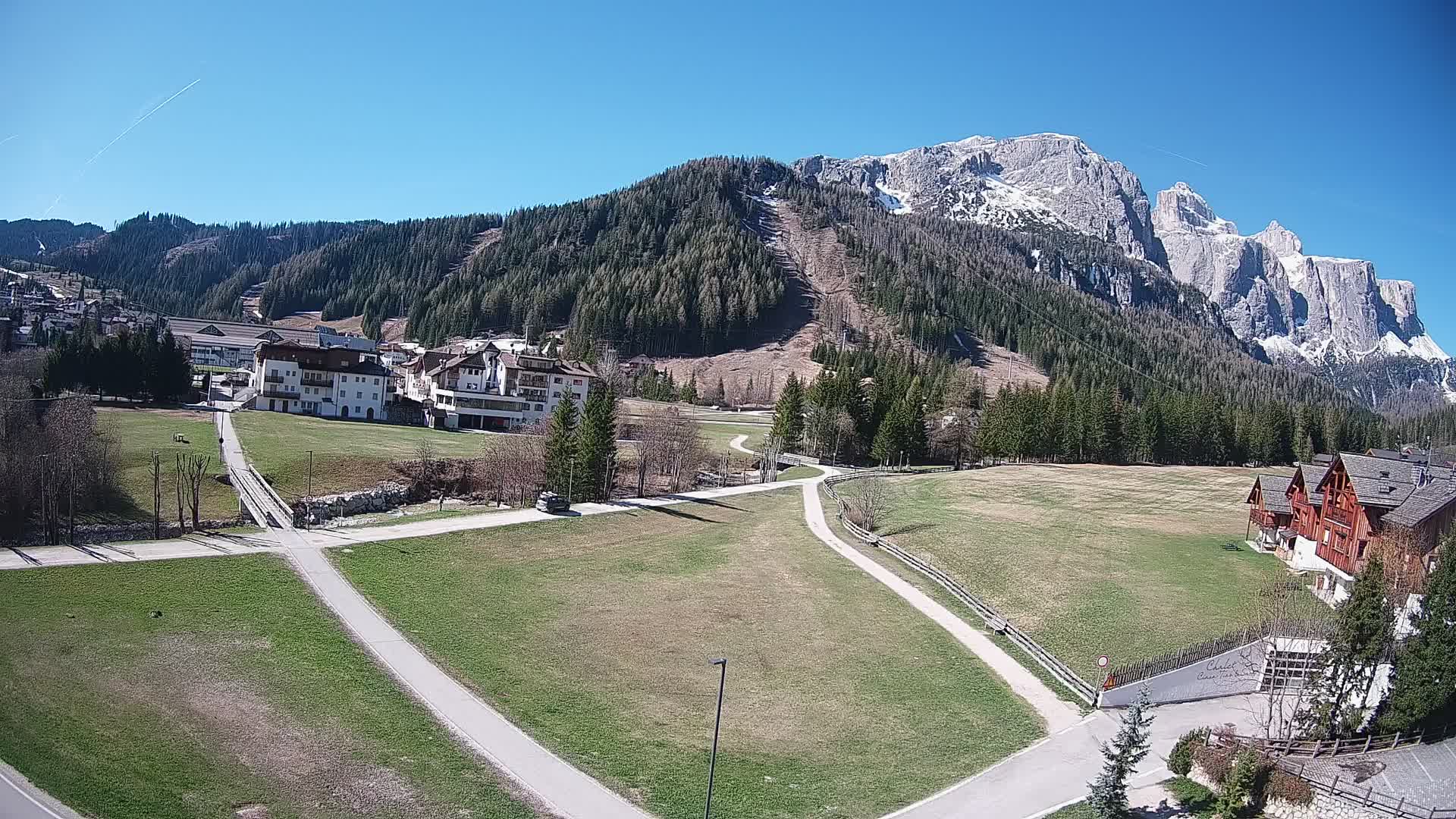 Kamera Corvara: Izjemen pogled na vrhove gorovja Sella v Dolomitih