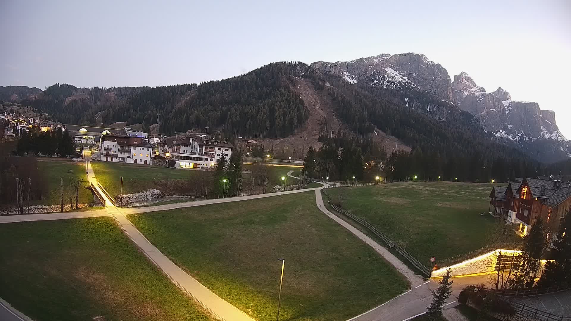 Live cam Corvara | Vues spectaculaires sur le groupe Sella