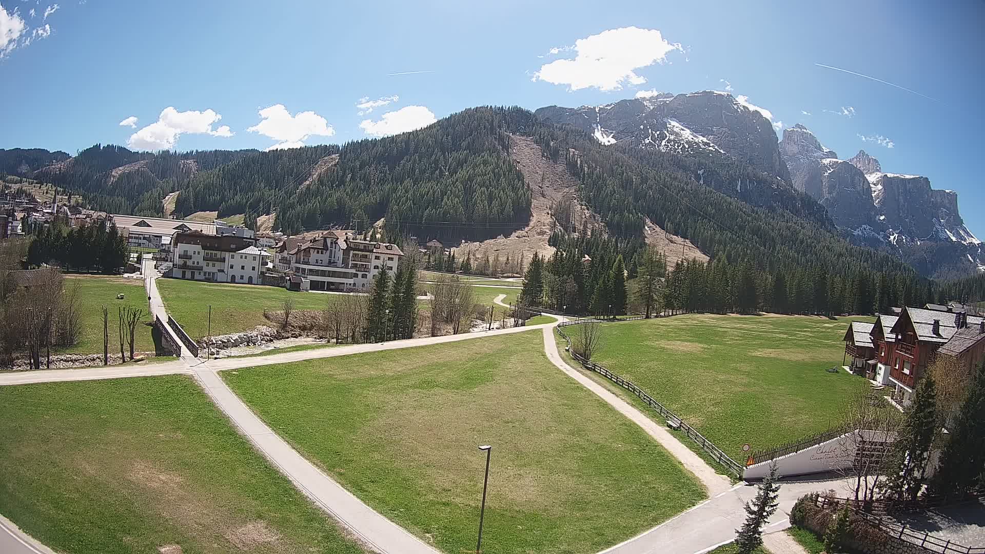 Live cam Corvara | Vues spectaculaires sur le groupe Sella