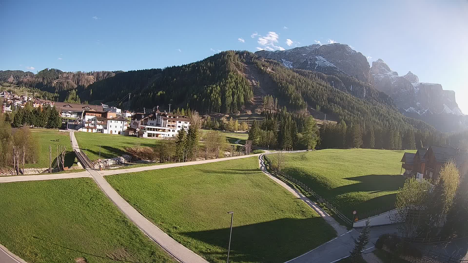 Live cam Corvara | Vues spectaculaires sur le groupe Sella