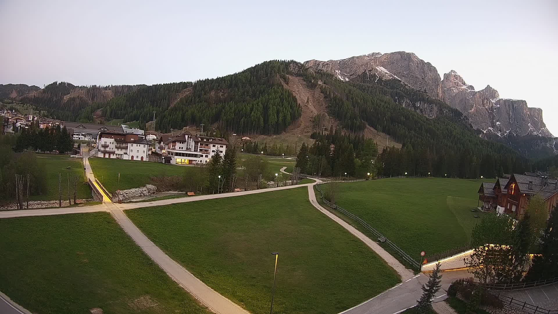 Corvara webcam | Spektakuläre Ausblicke auf die Sellagruppe