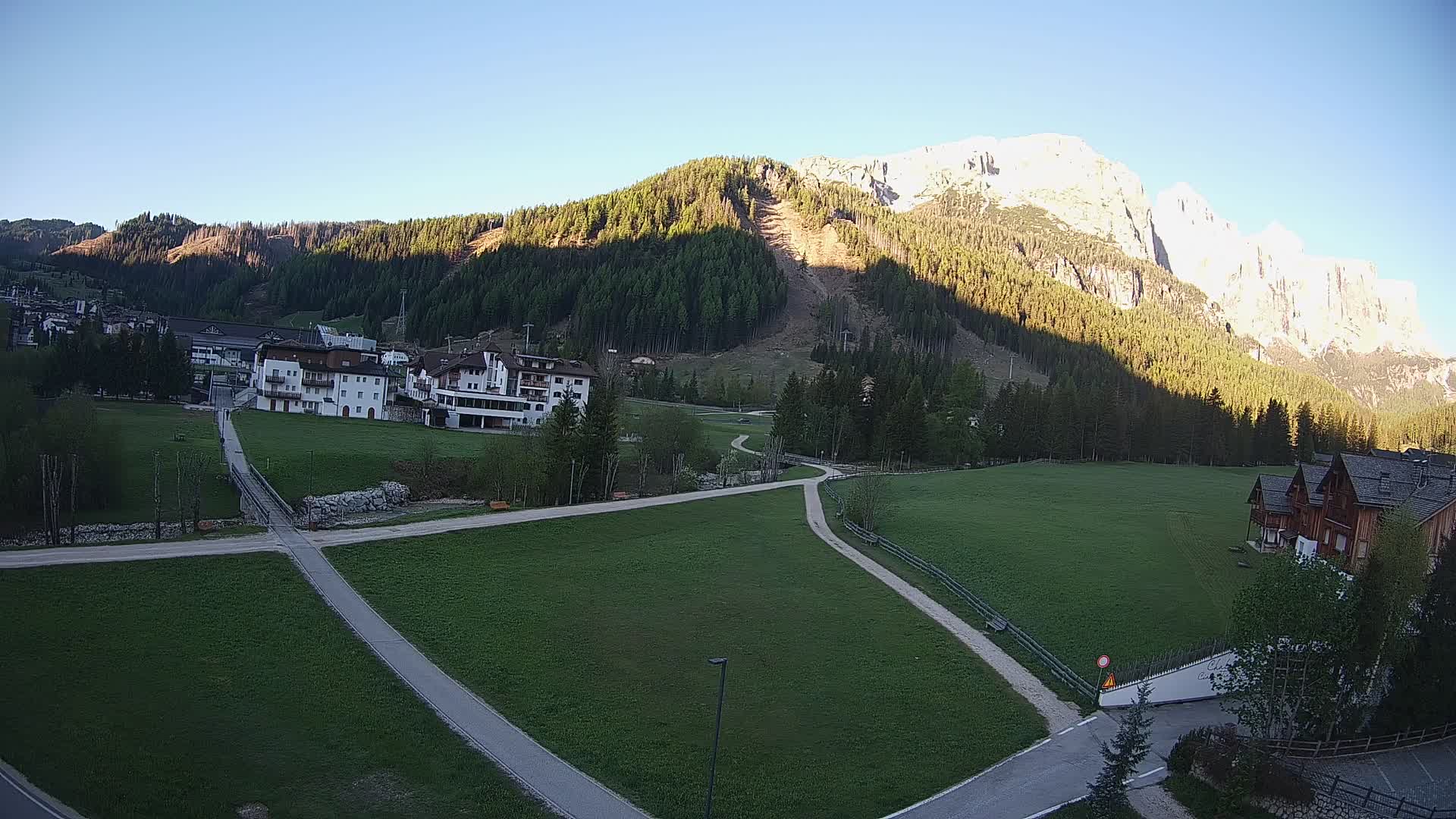 Live cam Corvara | Vues spectaculaires sur le groupe Sella