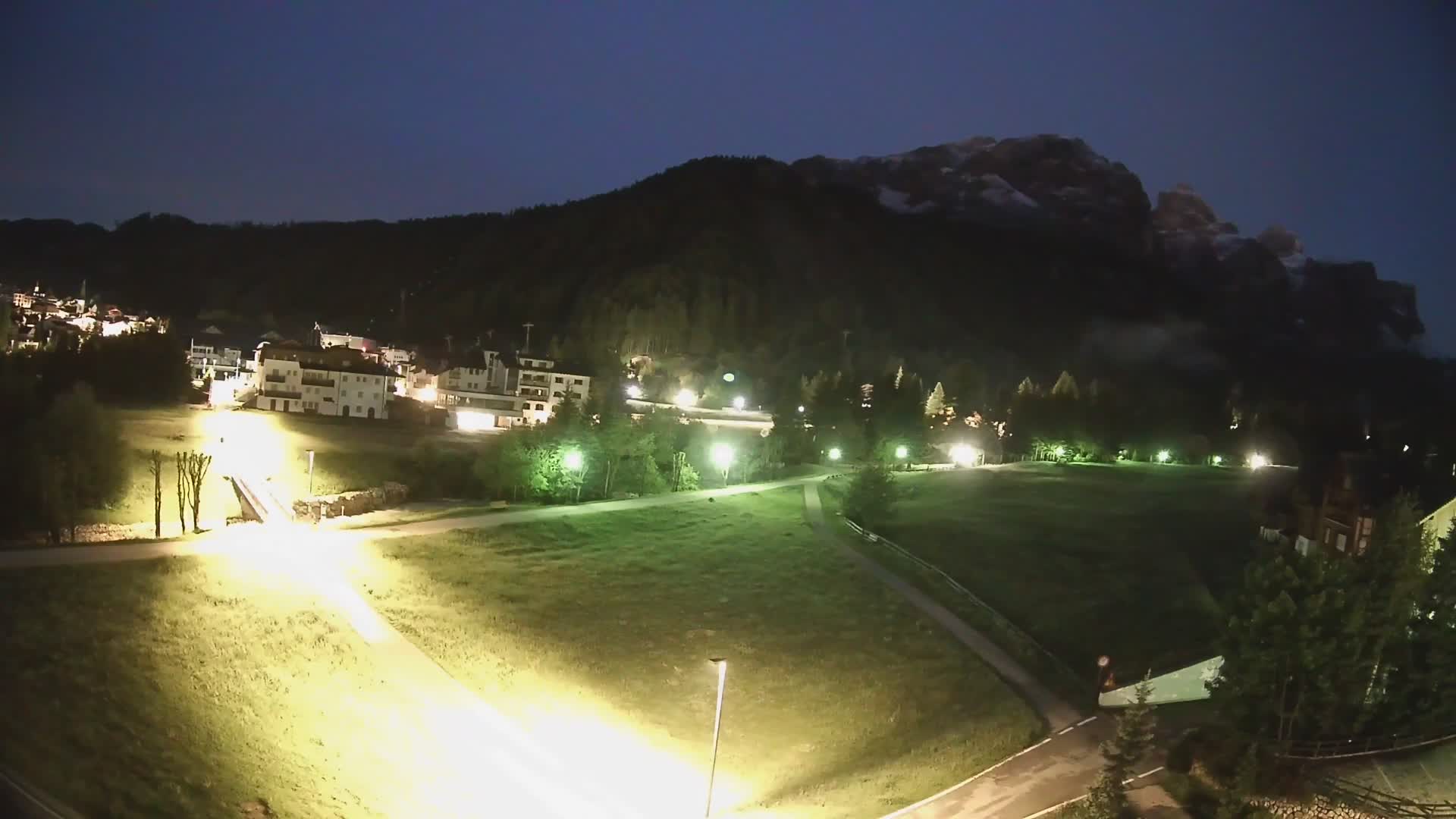 Live cam Corvara | Vues spectaculaires sur le groupe Sella