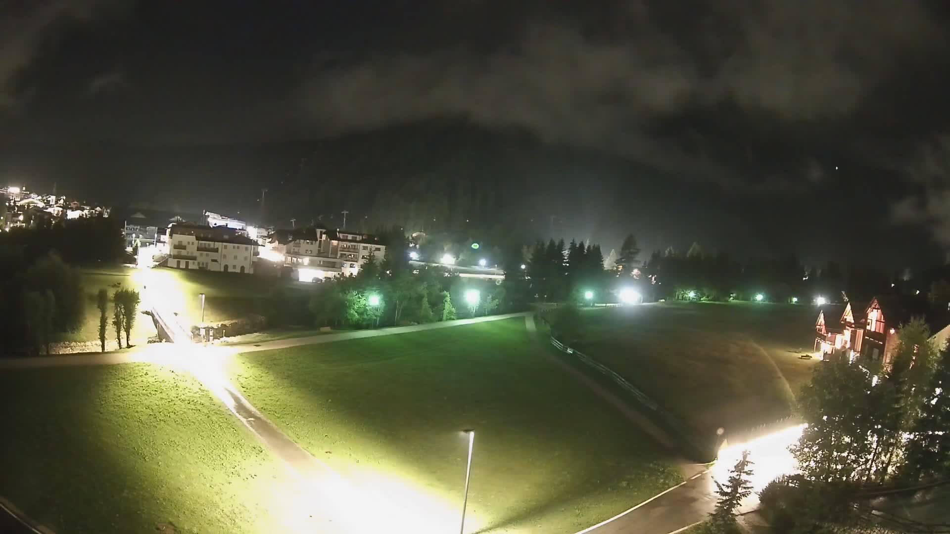 Live cam Corvara | Vues spectaculaires sur le groupe Sella