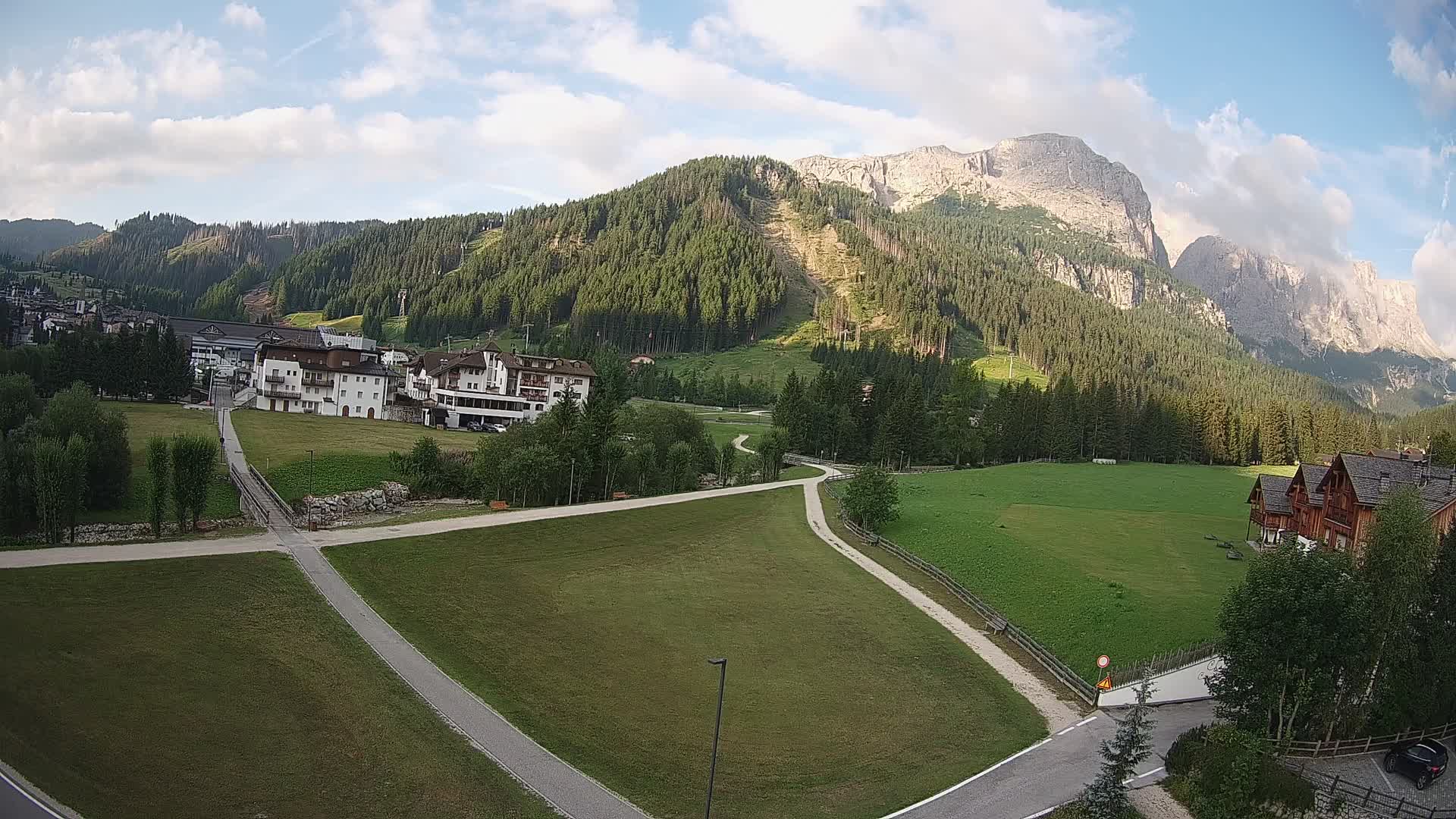 Corvara webcam | Spektakuläre Ausblicke auf die Sellagruppe