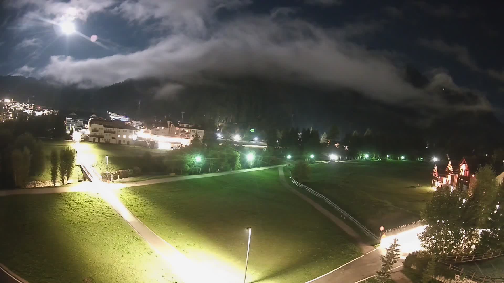 Live cam Corvara | Vues spectaculaires sur le groupe Sella