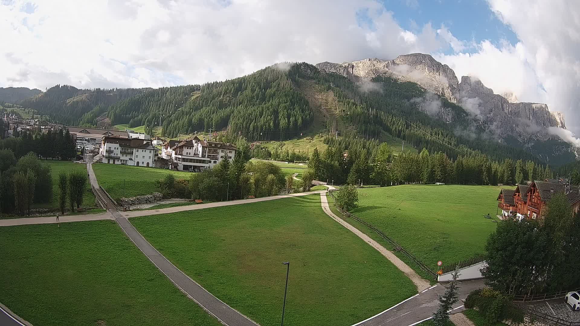 Webcam Corvara in Badia: Spectacular Views of the Sella Group