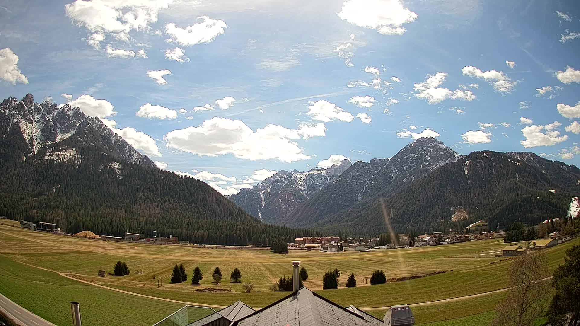Webcam Toblach Dolomites – View from Hotel Rosengarten