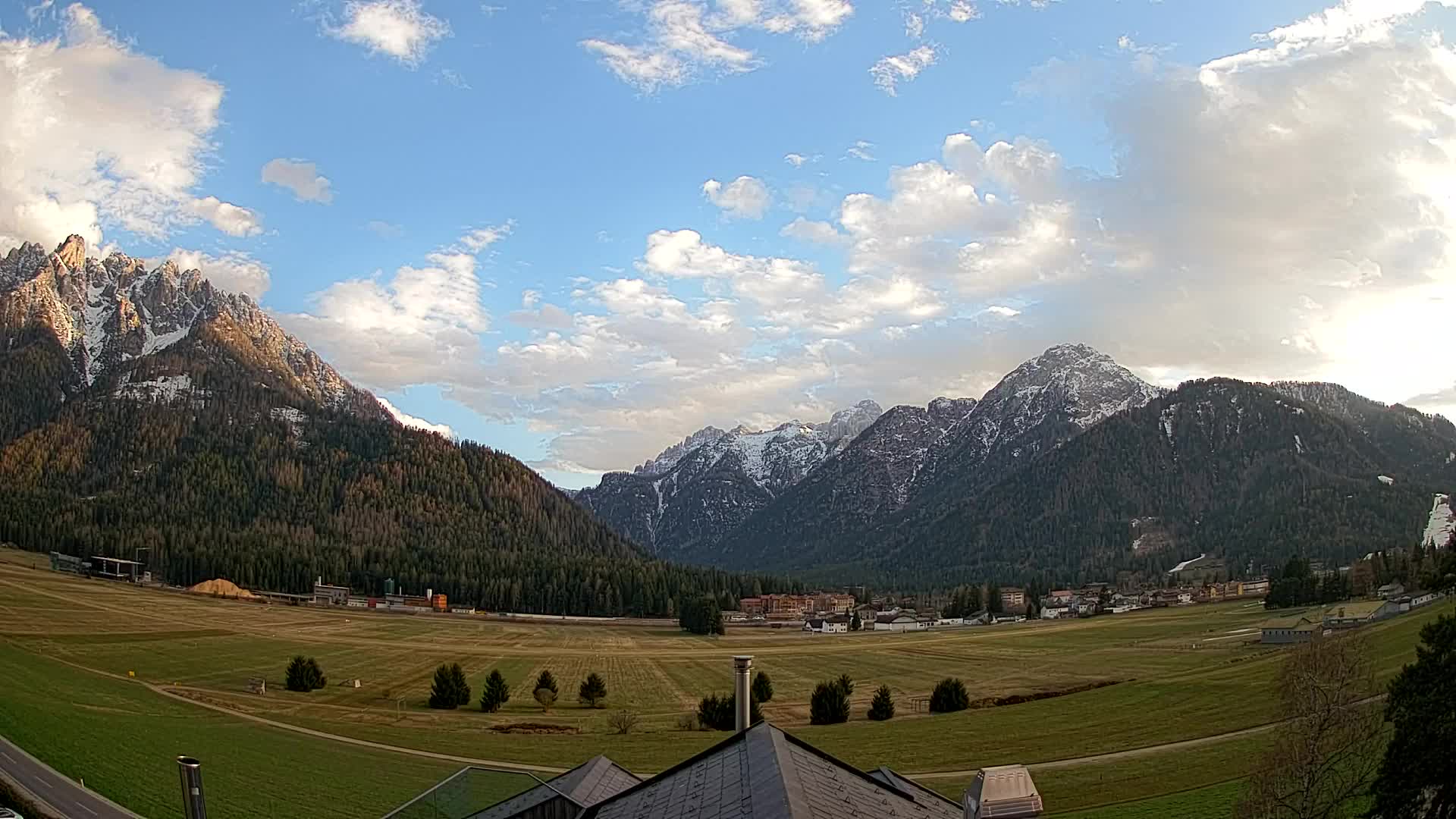 Webcam Toblach Dolomites – View from Hotel Rosengarten